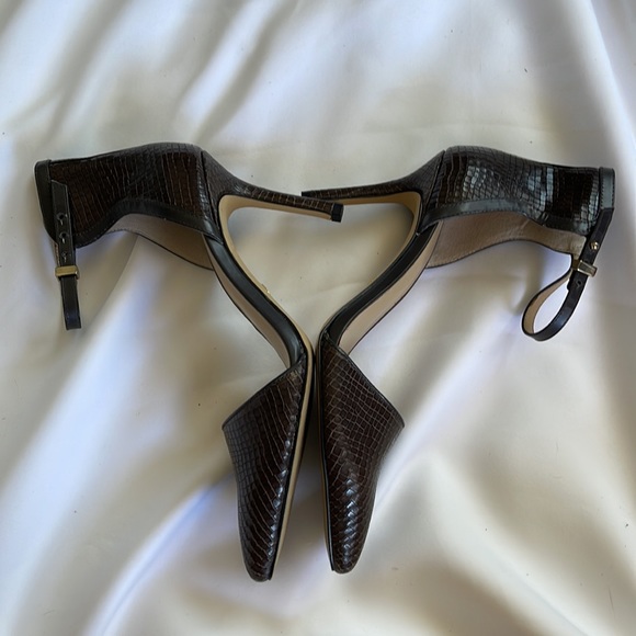 Ann Taylor Dark brown size 9 heels. In great pre owned condition. - Picture 7 of 15